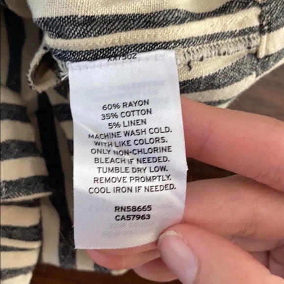 Treasure and Bond Flowy Striped shorts - Picture 5 of 5